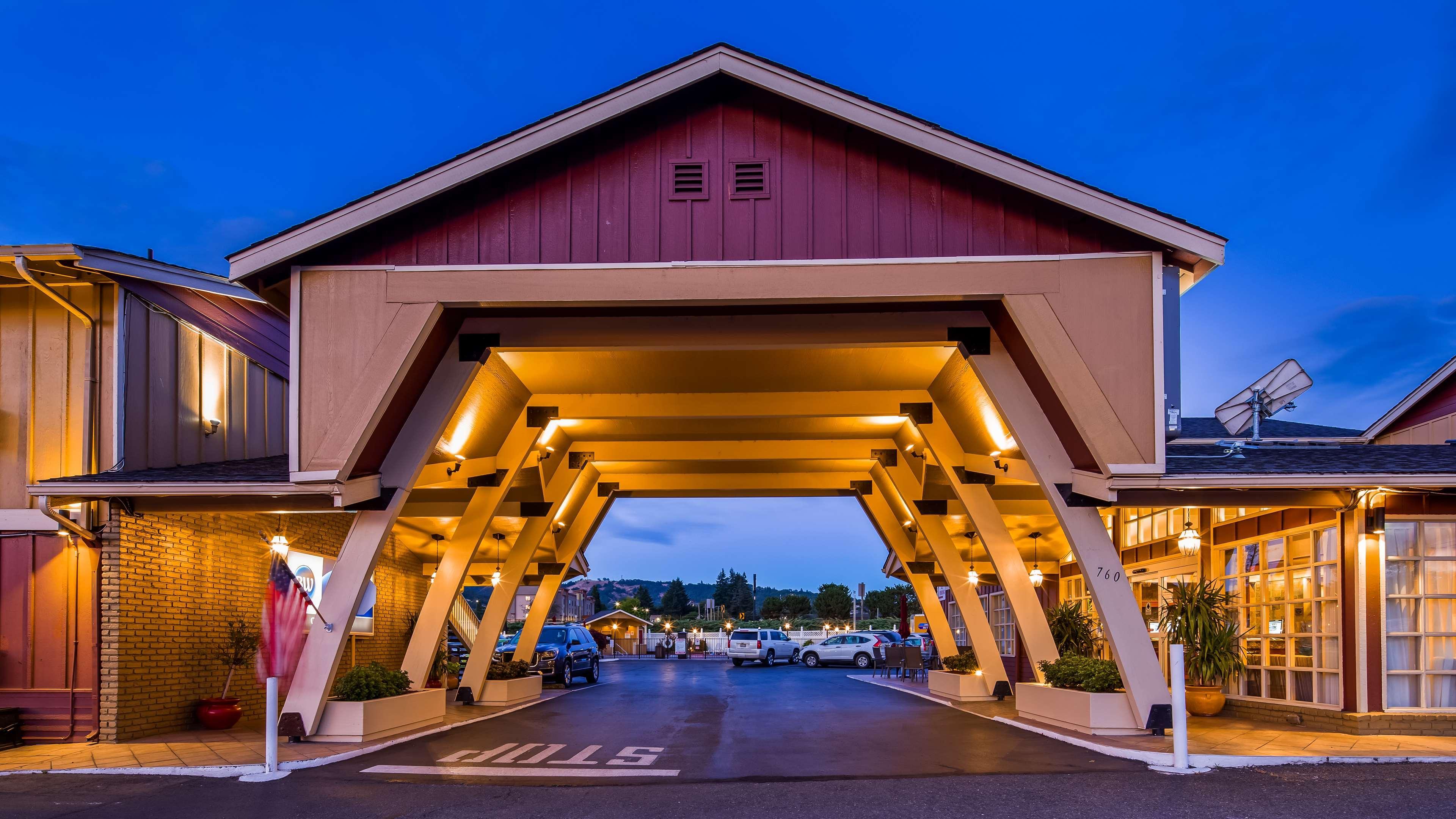 Best Western Garden Villa Inn Roseburg Zewnętrze zdjęcie